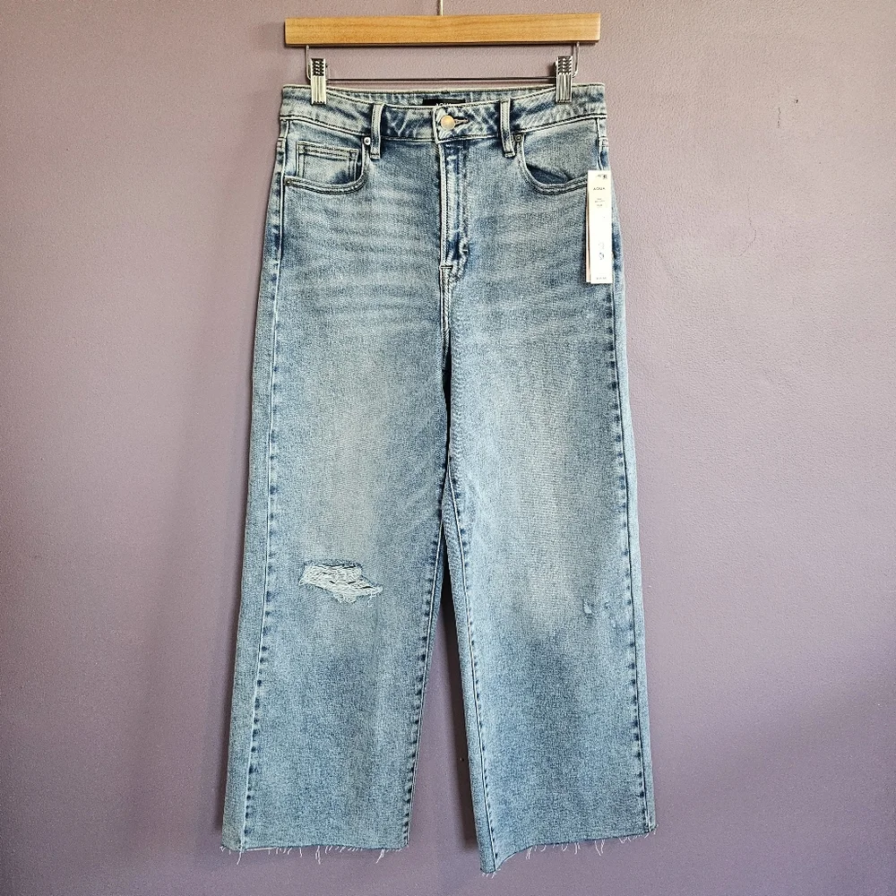 NEW Aqua High Rise Wide Leg Distressed Cropped Raw Hem Medium Wash Jeans